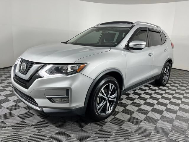 Used 2019 Nissan Rogue SV w/ Sun & Sound Touring Package FWD image 6