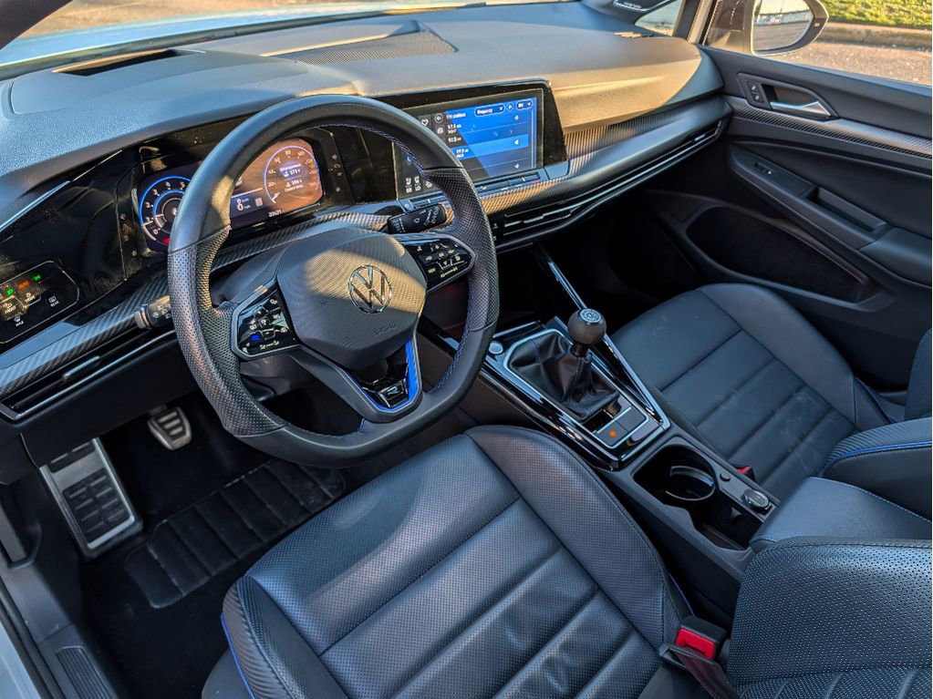 Used 2024 Volkswagen Golf R image 18