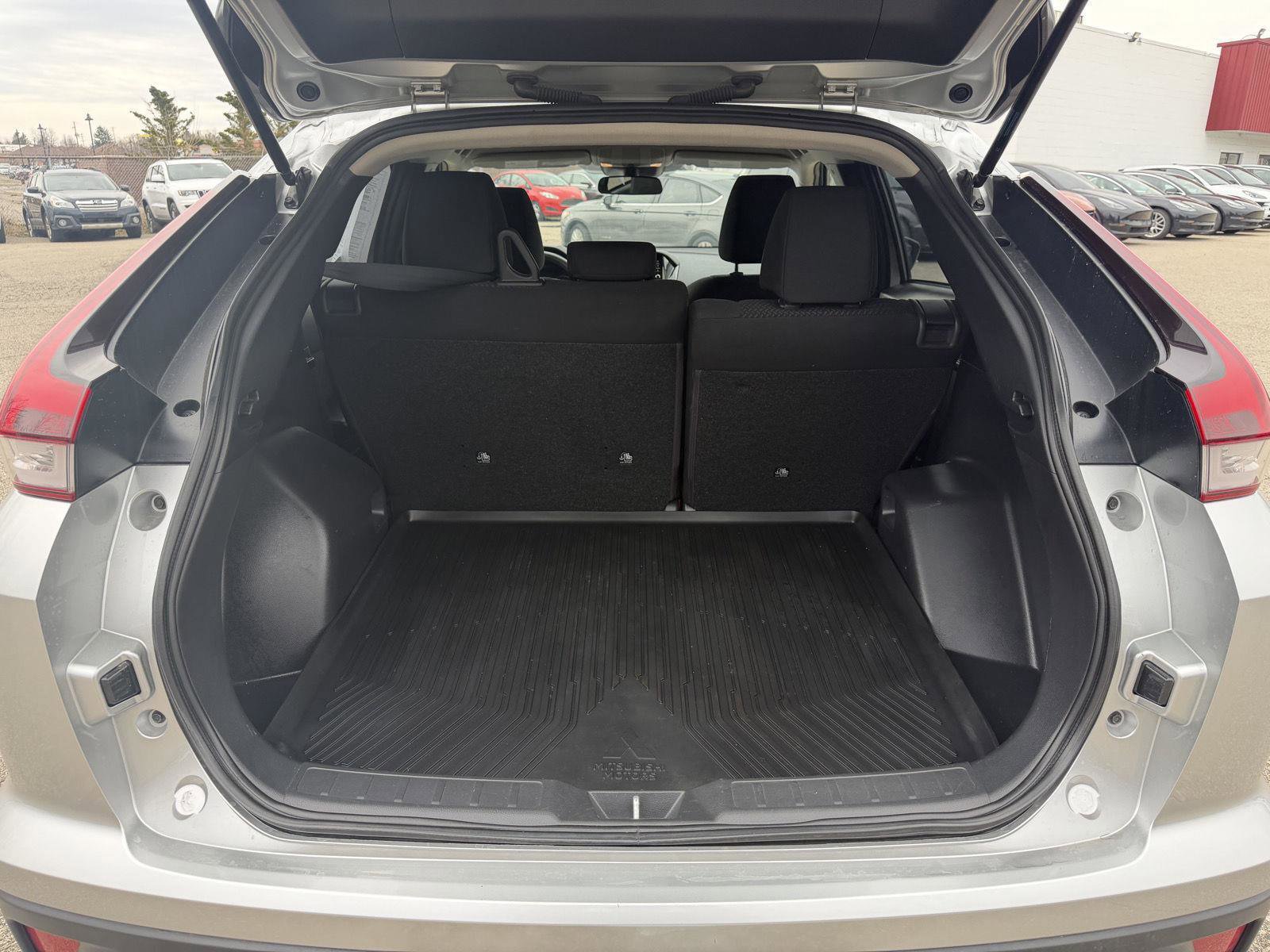 Used 2022 Mitsubishi Eclipse Cross ES image 8