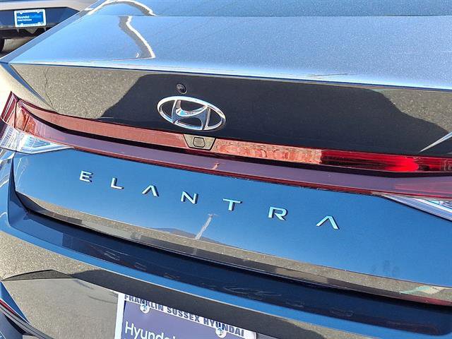 Certified 2023 Hyundai Elantra SEL FWD image 23