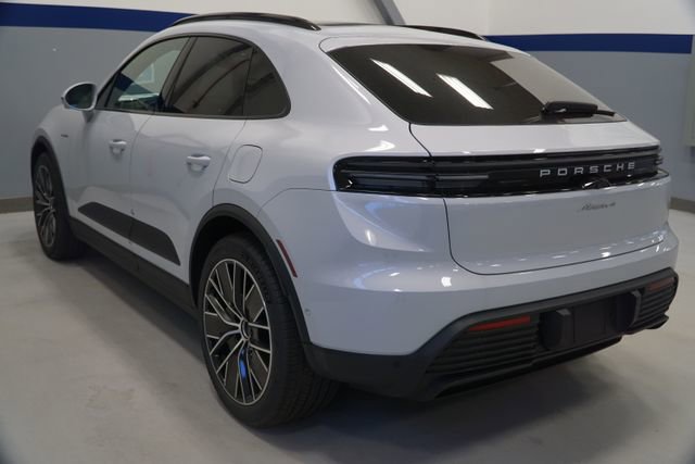 New 2026 Porsche Macan 4 Electric AWD/4WD image 3