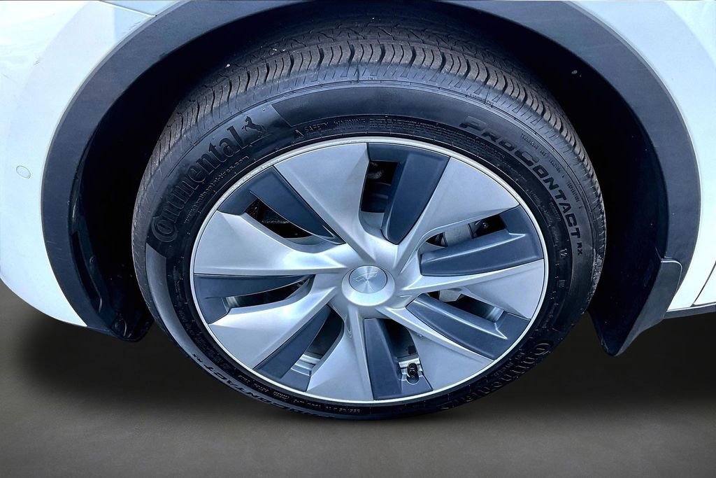 Used 2020 Tesla Model Y Long Range AWD/4WD image 30