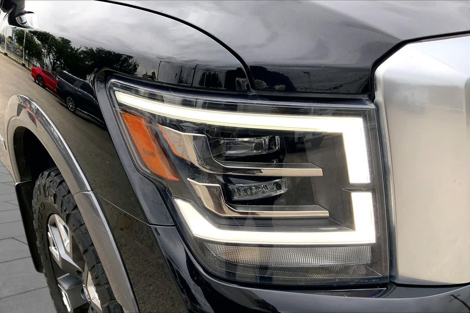 Used 2023 Nissan Titan Platinum Reserve w/ Moonroof Package AWD/4WD image 28