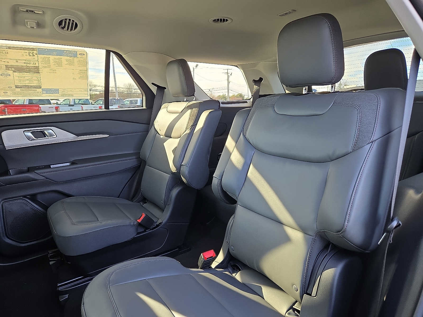 New 2026 Ford Explorer Active w/ Active Comfort Package image 8