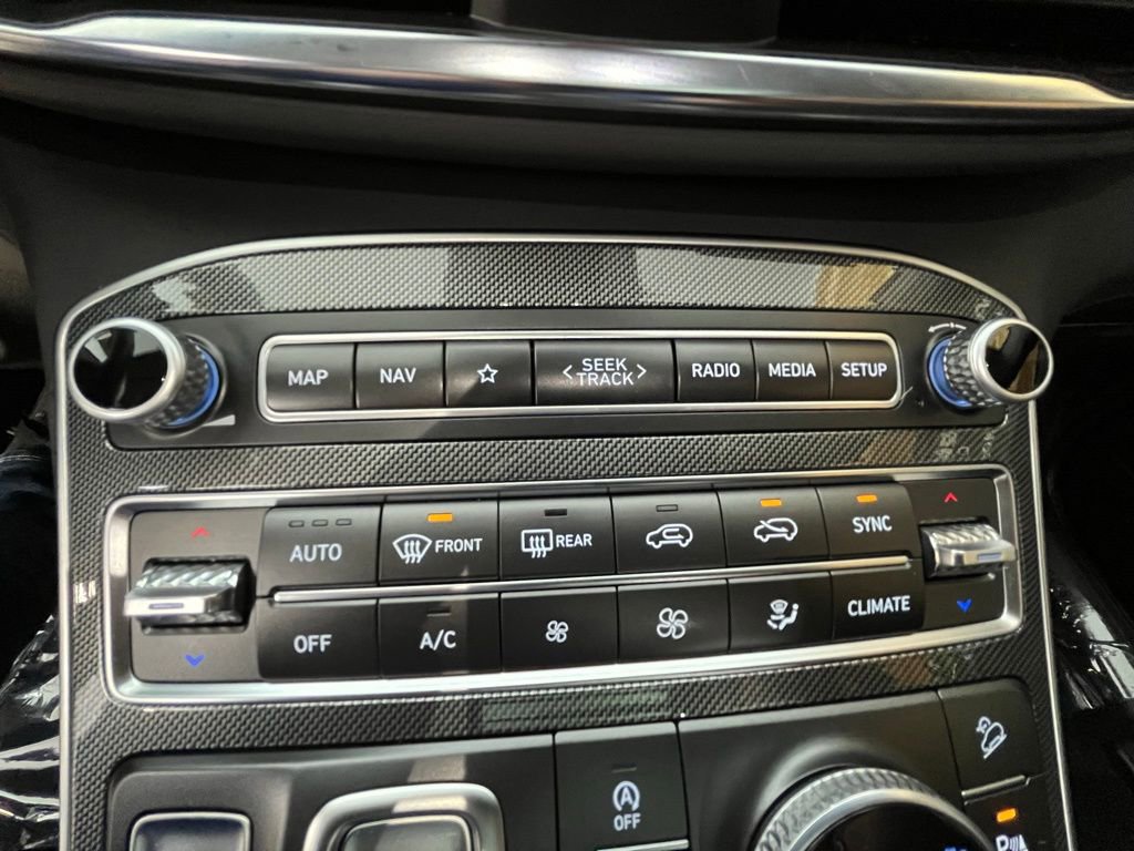 Used 2023 Hyundai Santa Fe Limited w/ Cargo Package image 26