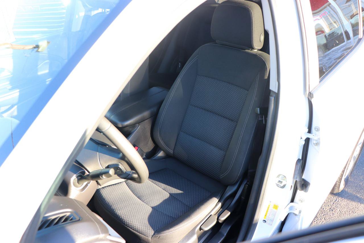 Used 2024 GMC Terrain SLE AWD/4WD image 11