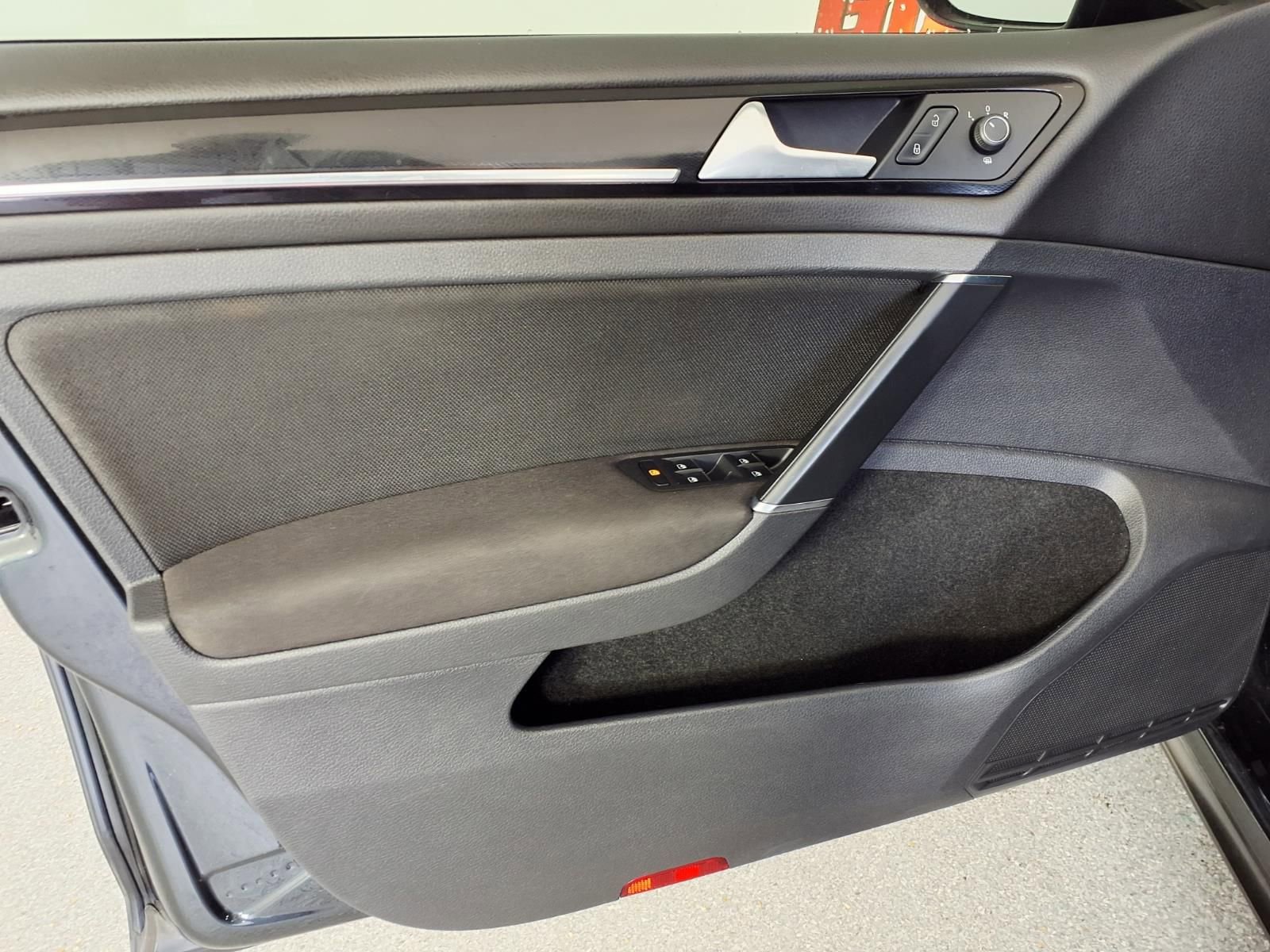 Used 2017 Volkswagen GTI S image 16