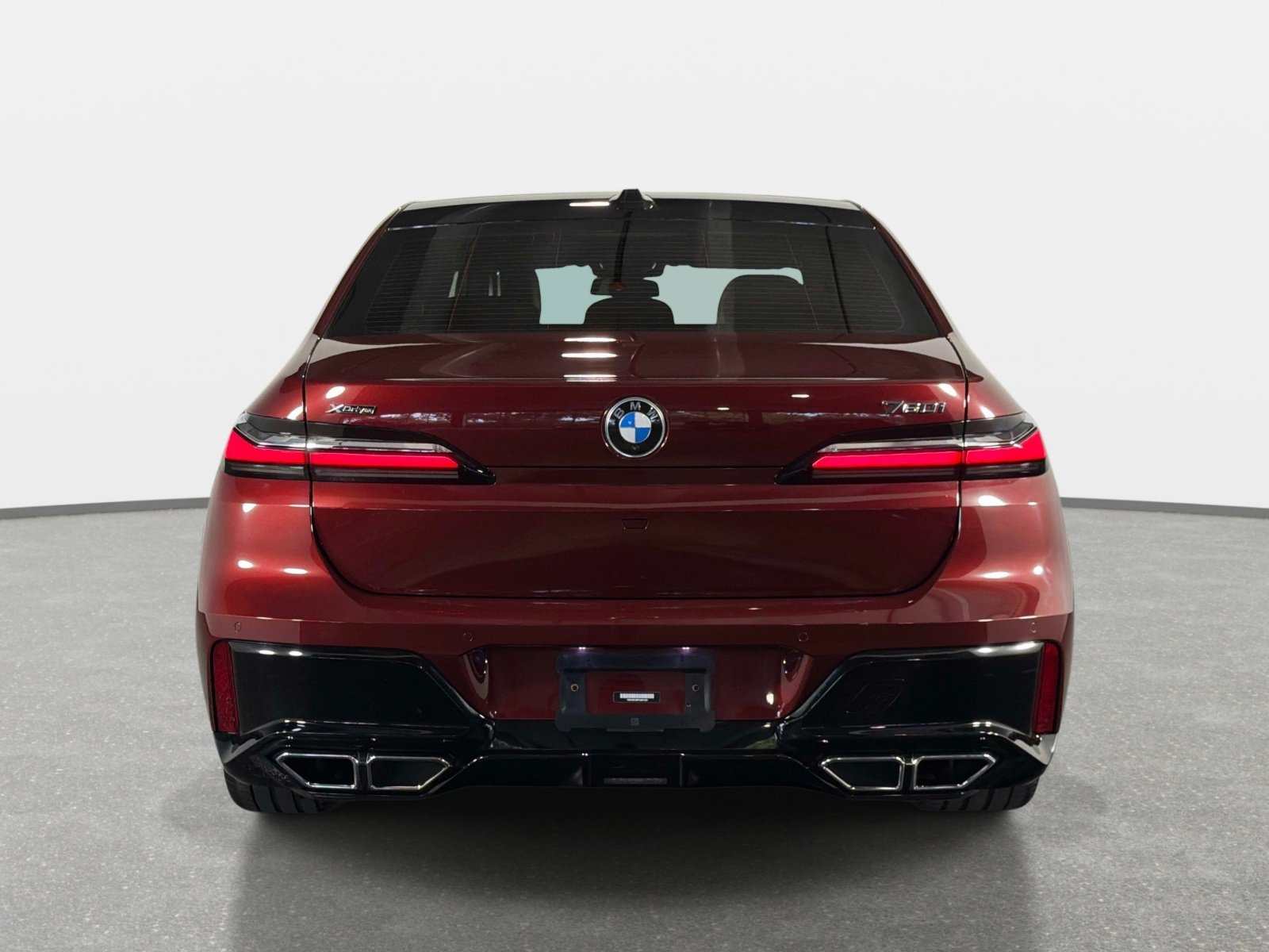 Used 2023 BMW 760i xDrive AWD/4WD image 4