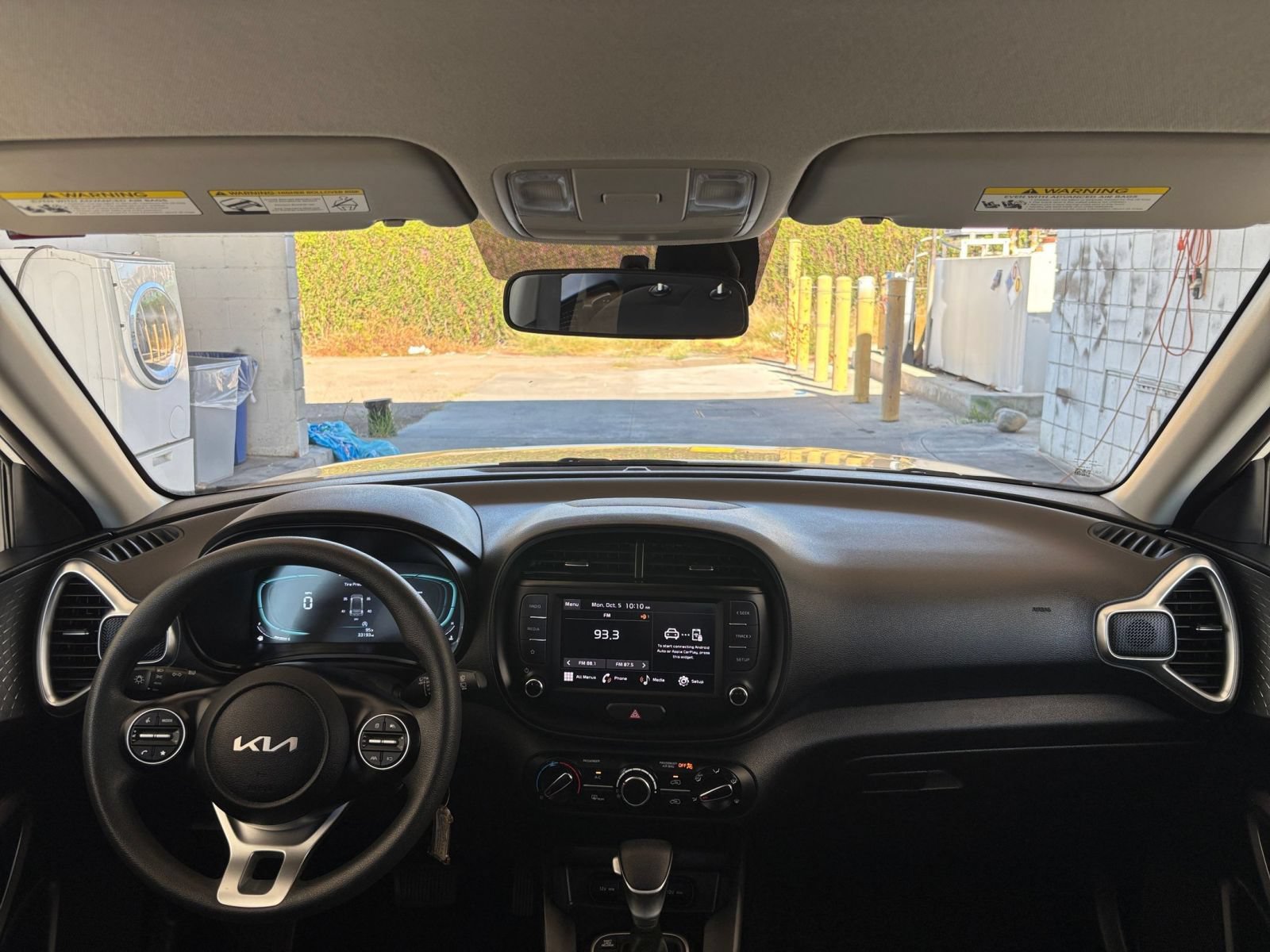 Used 2025 Kia Soul LX w/ LX Technology Package FWD image 30