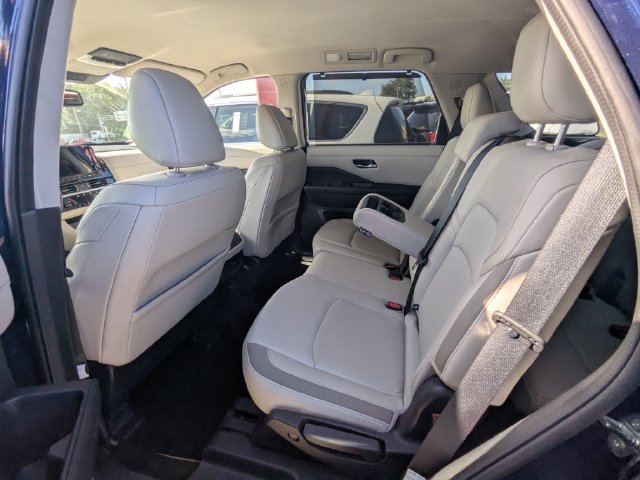 Used 2022 Nissan Pathfinder SL AWD/4WD image 11
