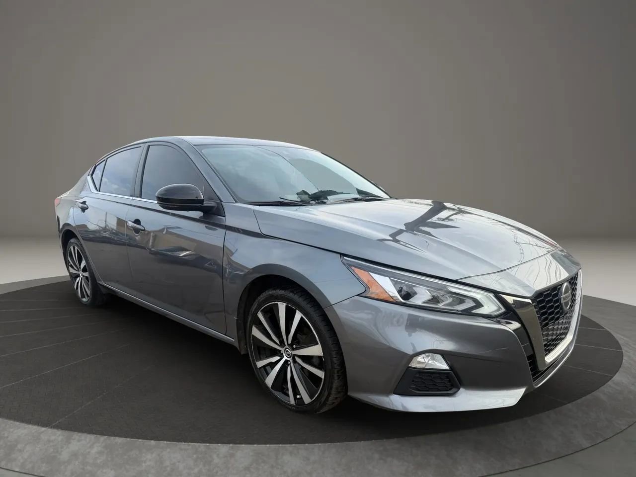 Used 2020 Nissan Altima 2.5 SR w/ Premium Package AWD/4WD image 3