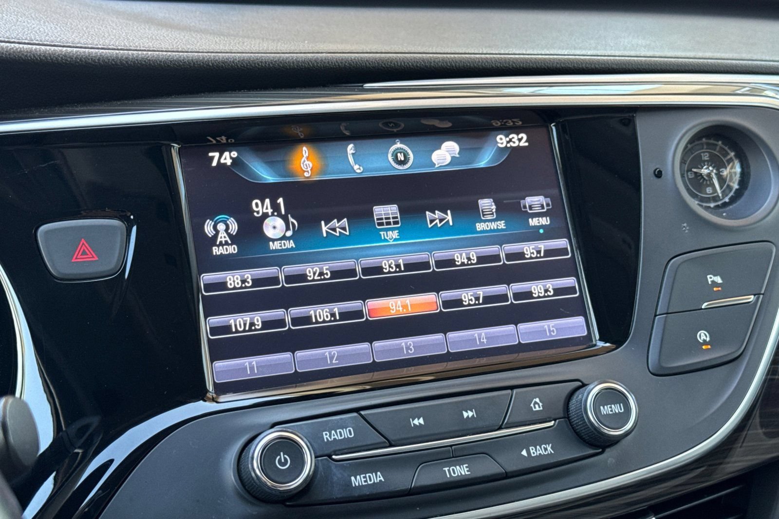 Certified 2019 Buick Envision Preferred w/ LPO, Cargo Package FWD image 19