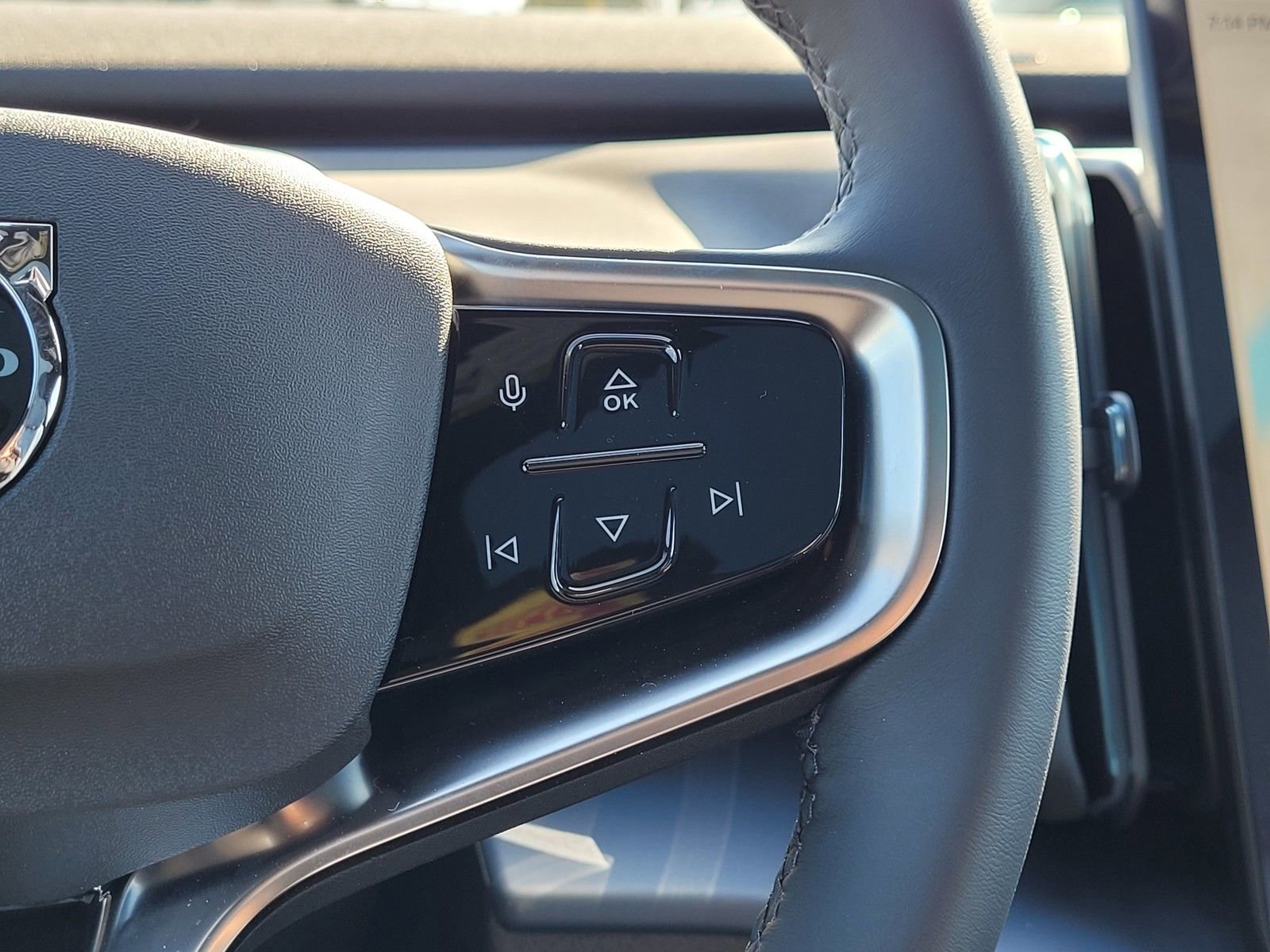 New 2026 Volvo EX30 Plus w/ Protection Package Premier image 14