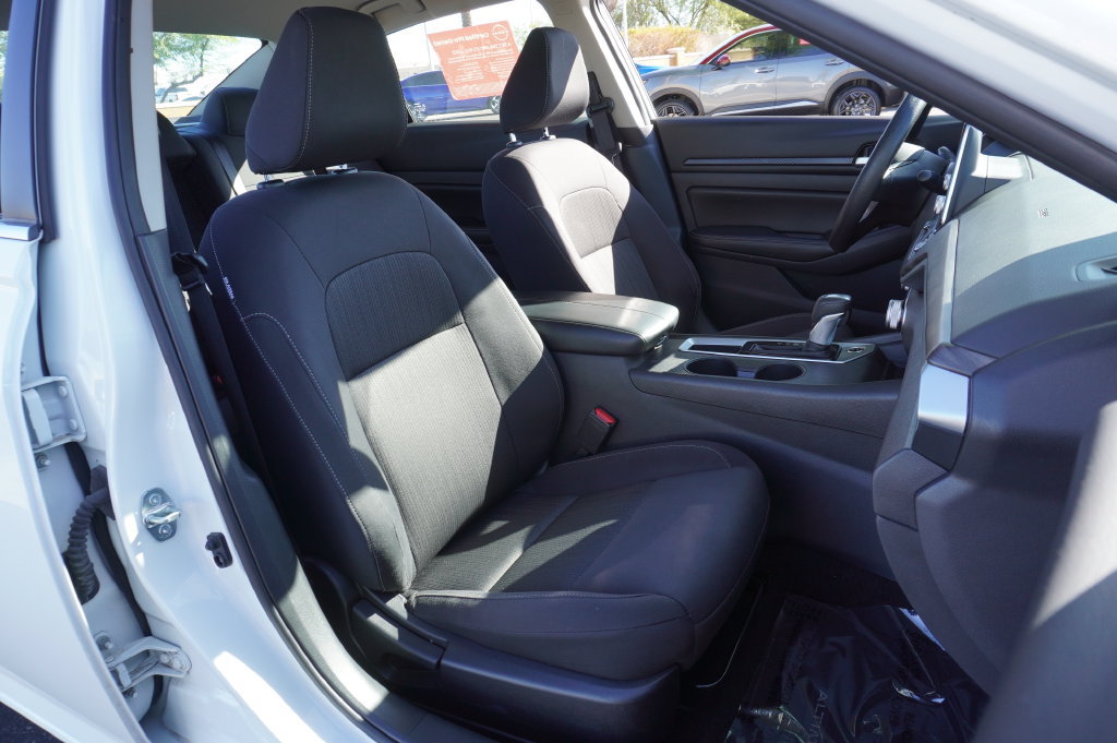 Certified 2025 Nissan Altima 2.5 SV FWD image 12