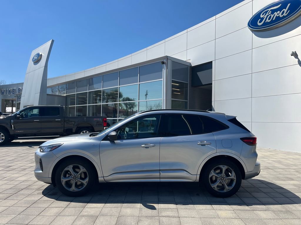 Used 2023 Ford Escape ST-Line image 3