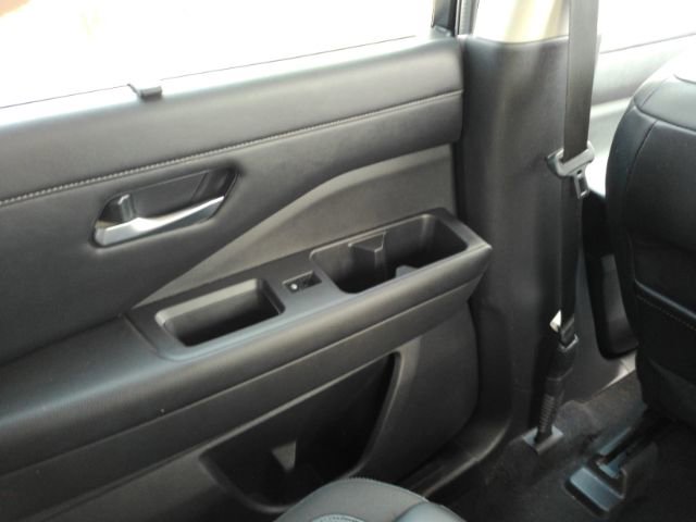 Used 2022 Nissan Pathfinder SL w/ SL Black Package image 33