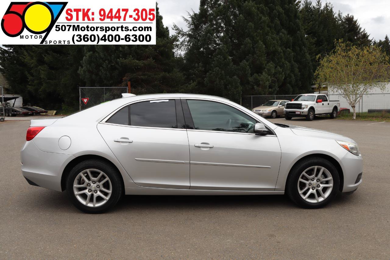 Used 2016 Chevrolet Malibu LT w/ Sun And Convenience Package FWD image 9