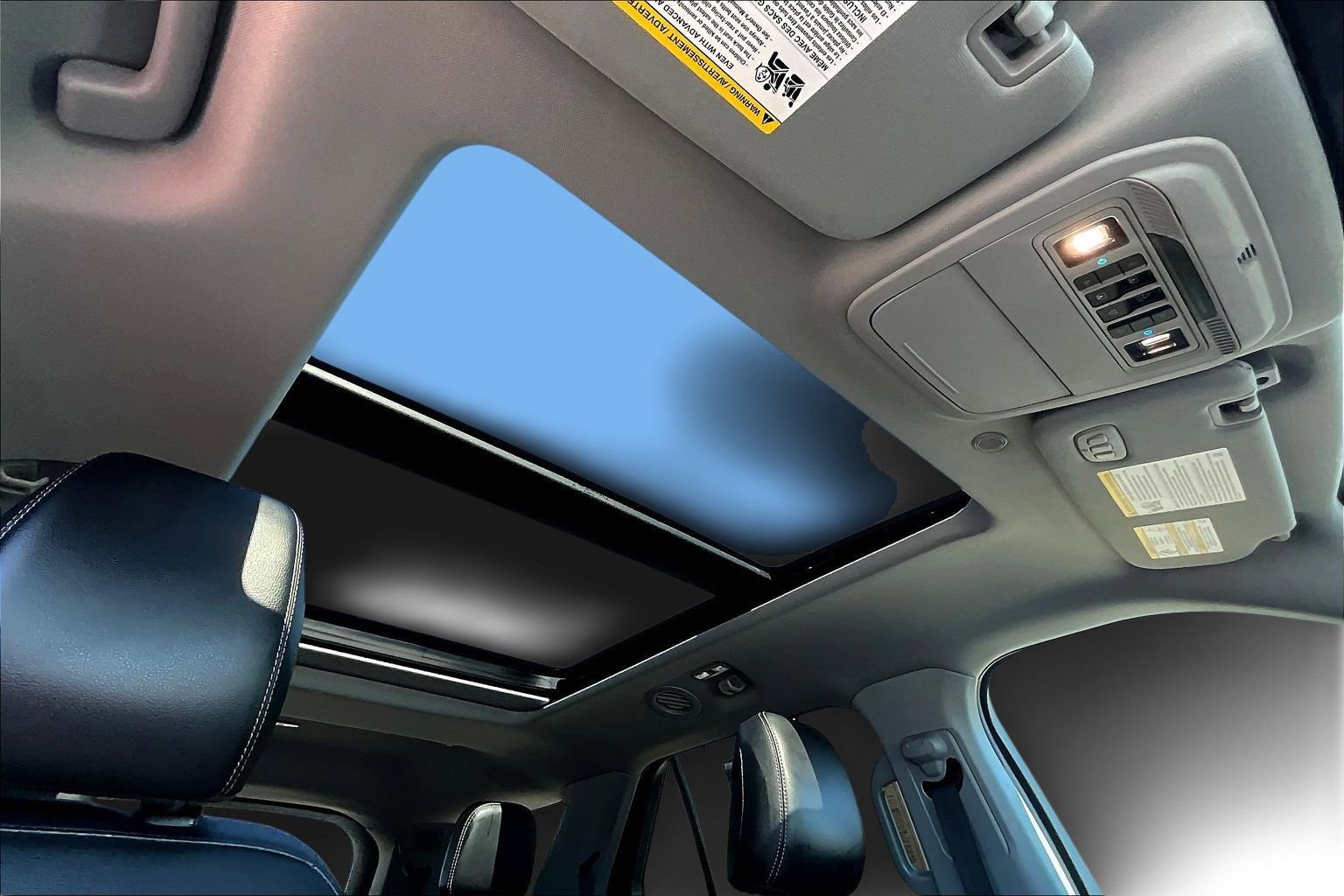 Used 2022 Ford Explorer Limited image 30