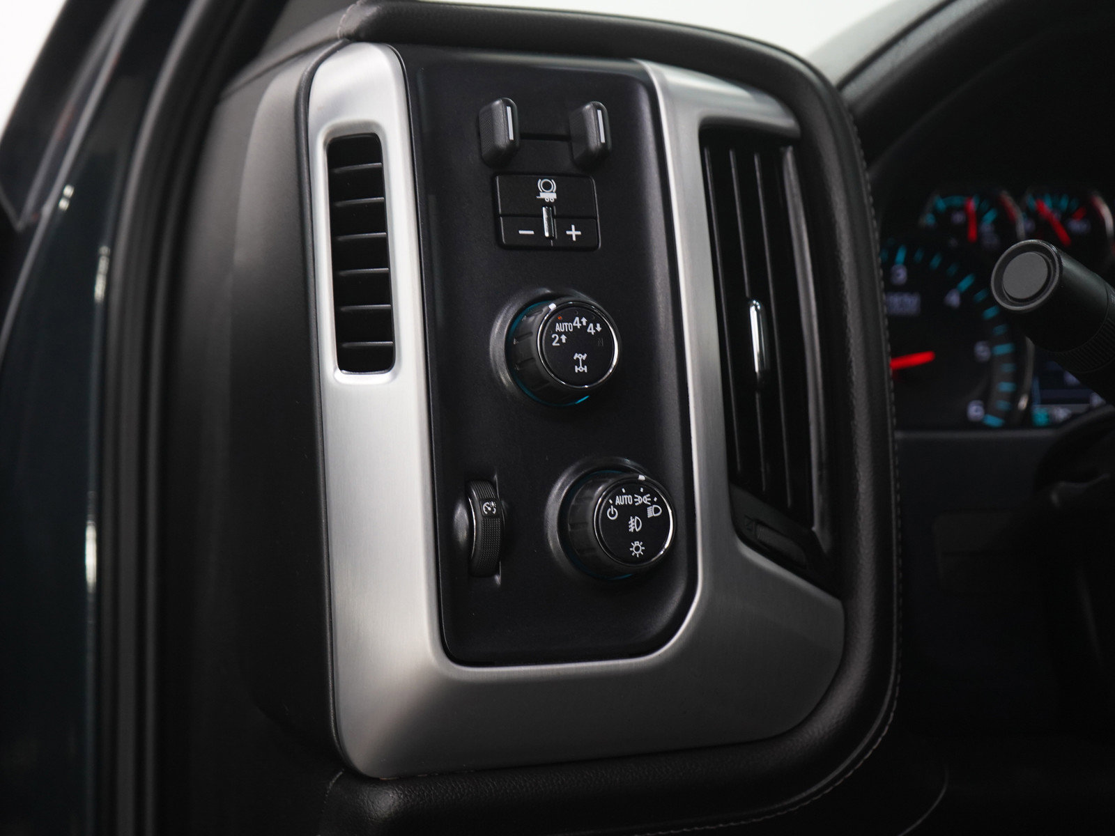 Used 2018 GMC Sierra 1500 SLT w/ SLT Premium Package AWD/4WD image 24