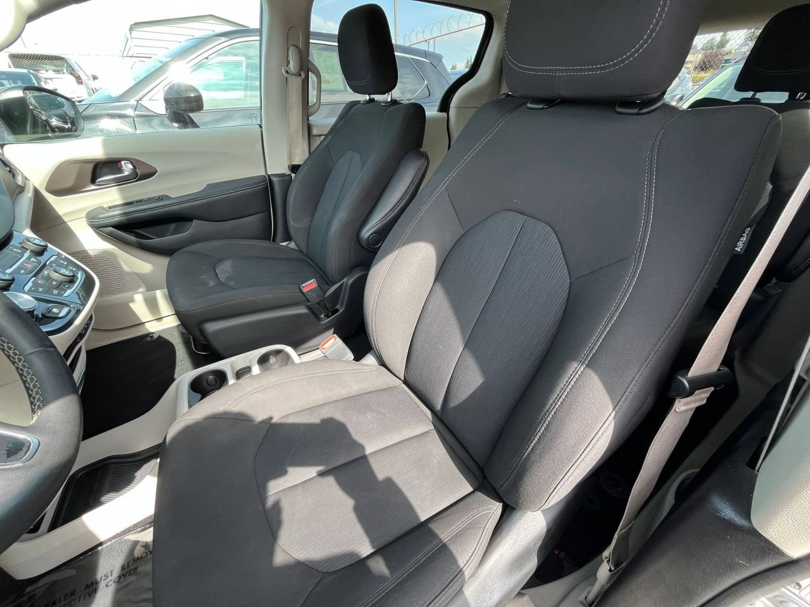 Used 2023 Chrysler Voyager LX FWD image 38