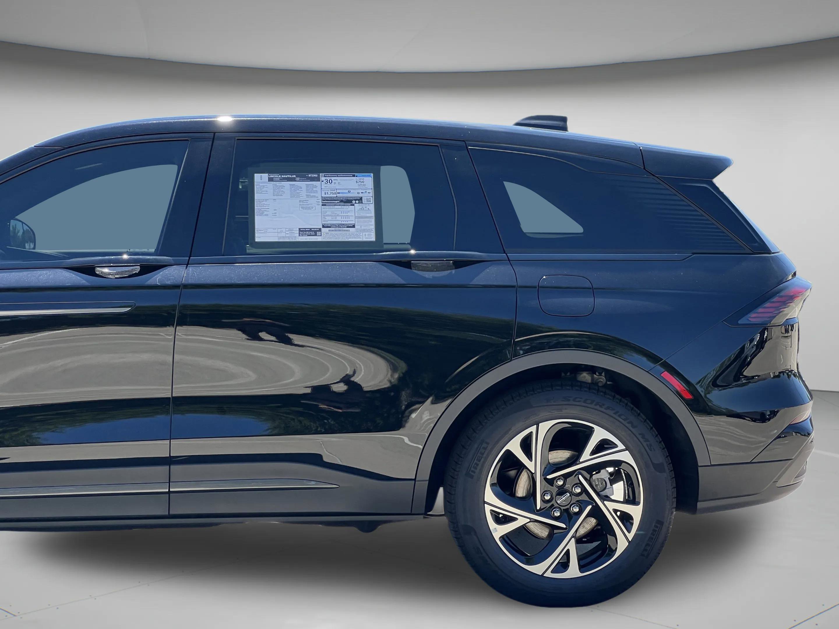 New 2025 Lincoln Nautilus Premier w/ Equipment Group 102A image 10