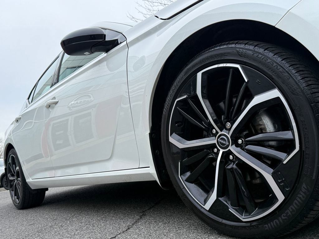 Used 2024 Nissan Altima 2.5 SR image 9