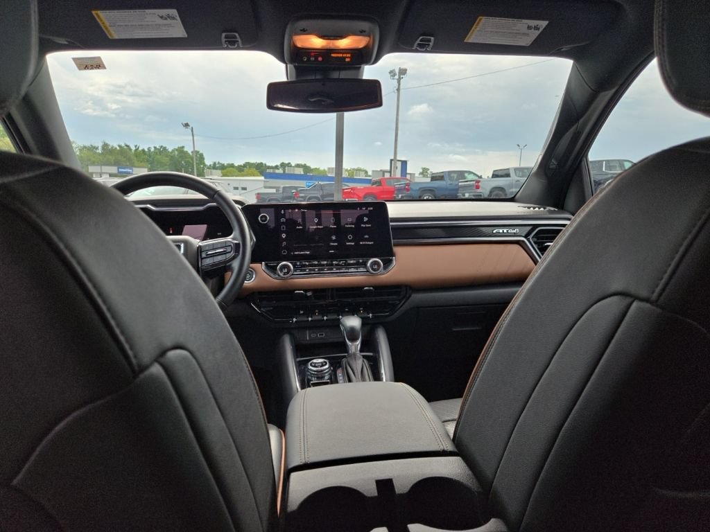 Certified 2023 GMC Canyon AT4 w/ AT4 Premium Package AWD/4WD image 15
