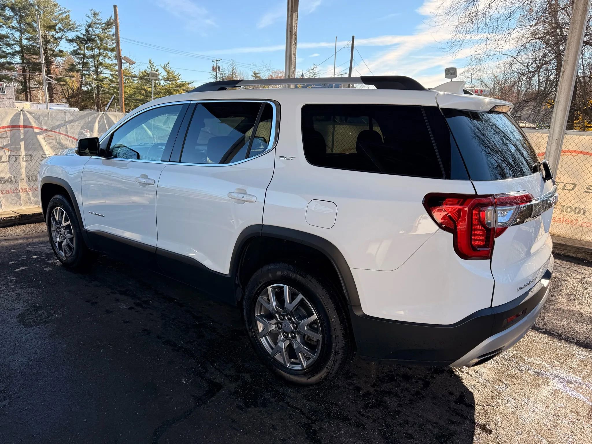 Used 2022 GMC Acadia SLT w/ LPO, Floor Liner Package image 61