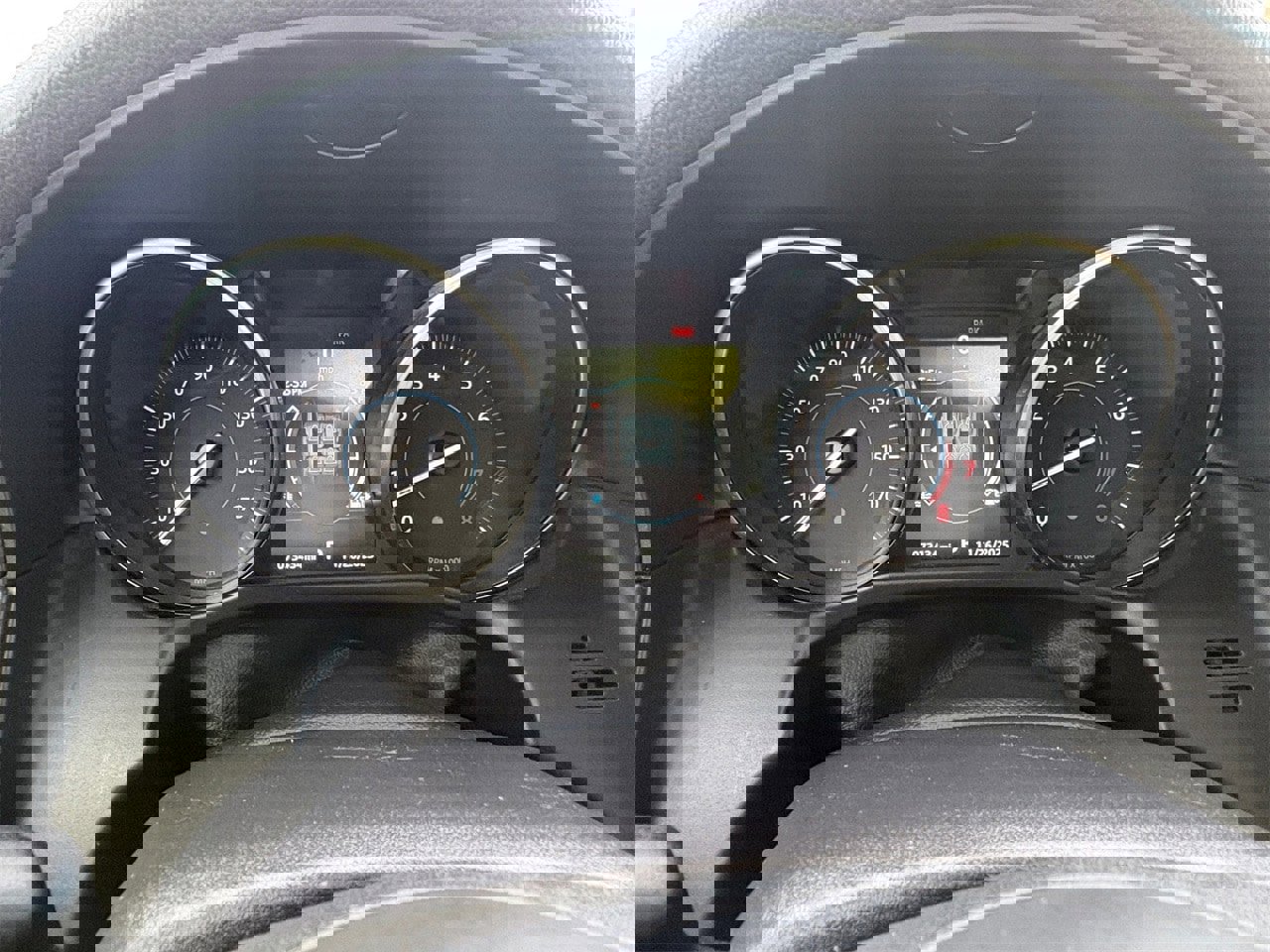 Used 2017 Jaguar XF Premium image 31