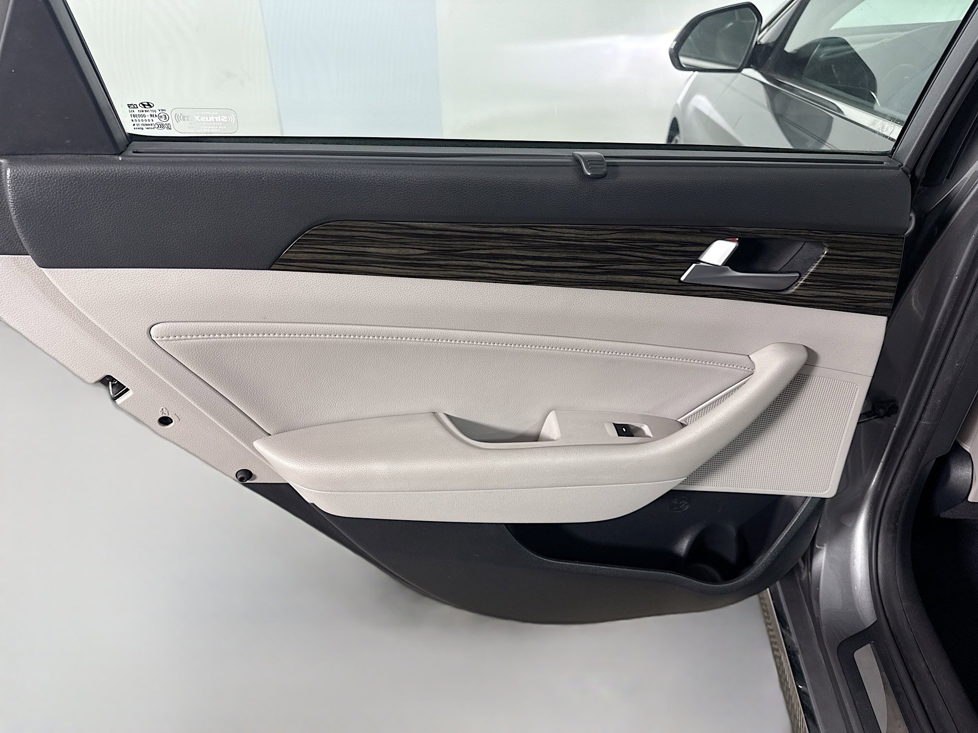 Used 2017 Hyundai Sonata Limited w/ Ultimate Package 02 image 26