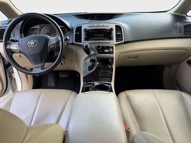 Used 2010 Toyota Venza AWD image 16