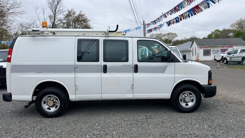 Used 2011 Chevrolet Express 2500 RWD image 8