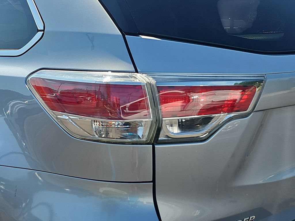 Used 2014 Toyota Highlander Limited Platinum AWD/4WD image 35