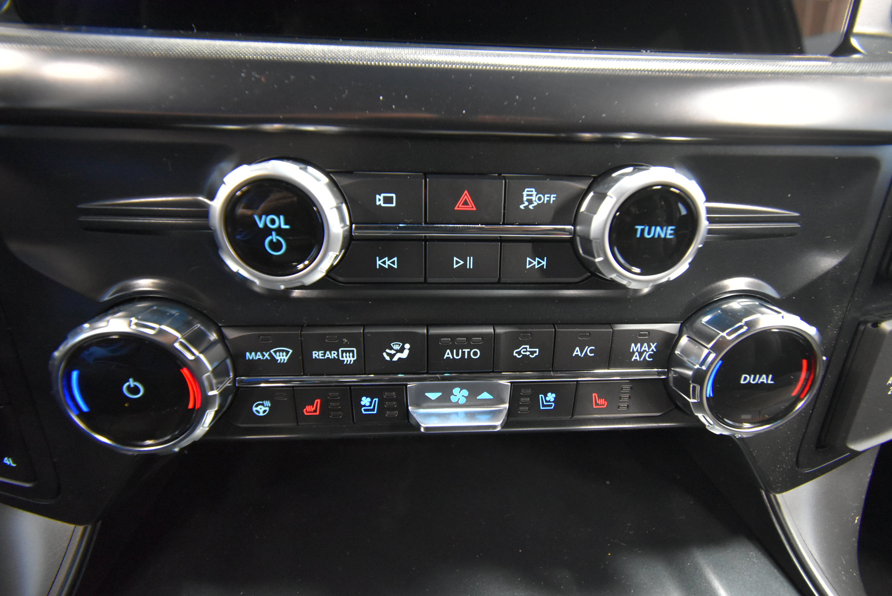 New 2025 Ford F150 Tremor w/ Equipment Group 402A High image 14