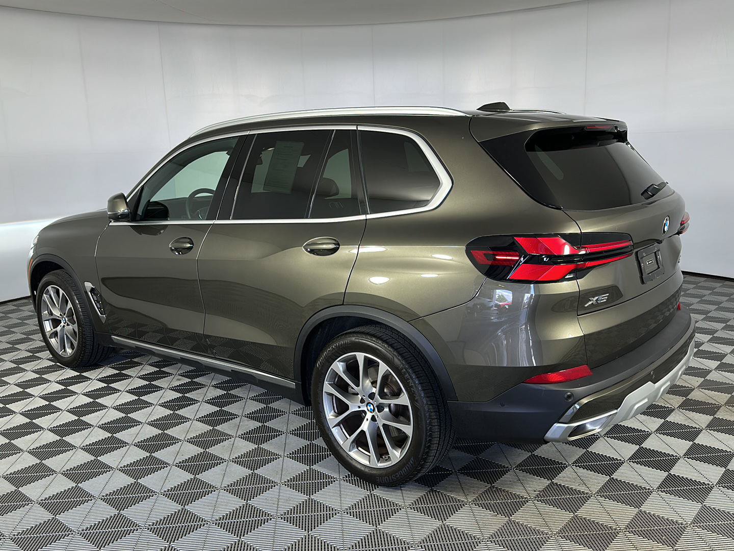 Used 2024 BMW X5 xDrive40i w/ Premium Package AWD/4WD image 26