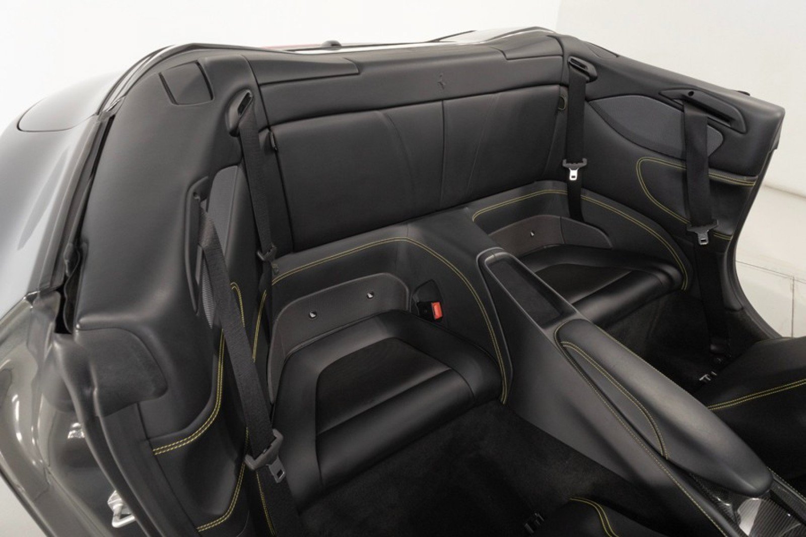 Used 2020 Ferrari Portofino RWD image 57