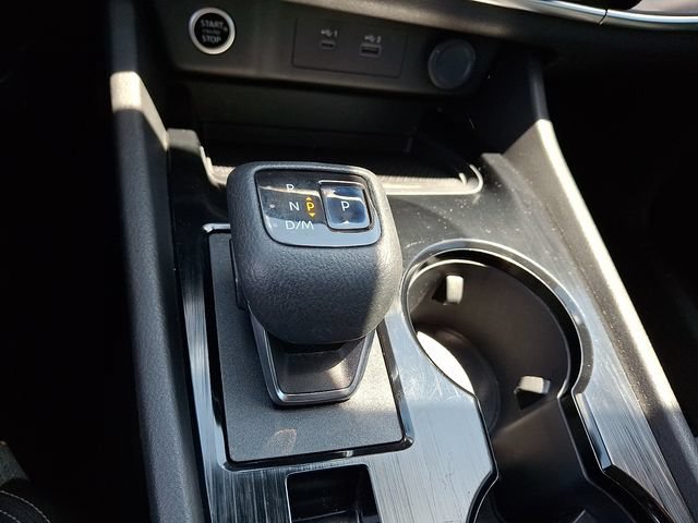 Used 2021 Nissan Rogue SV AWD/4WD image 16