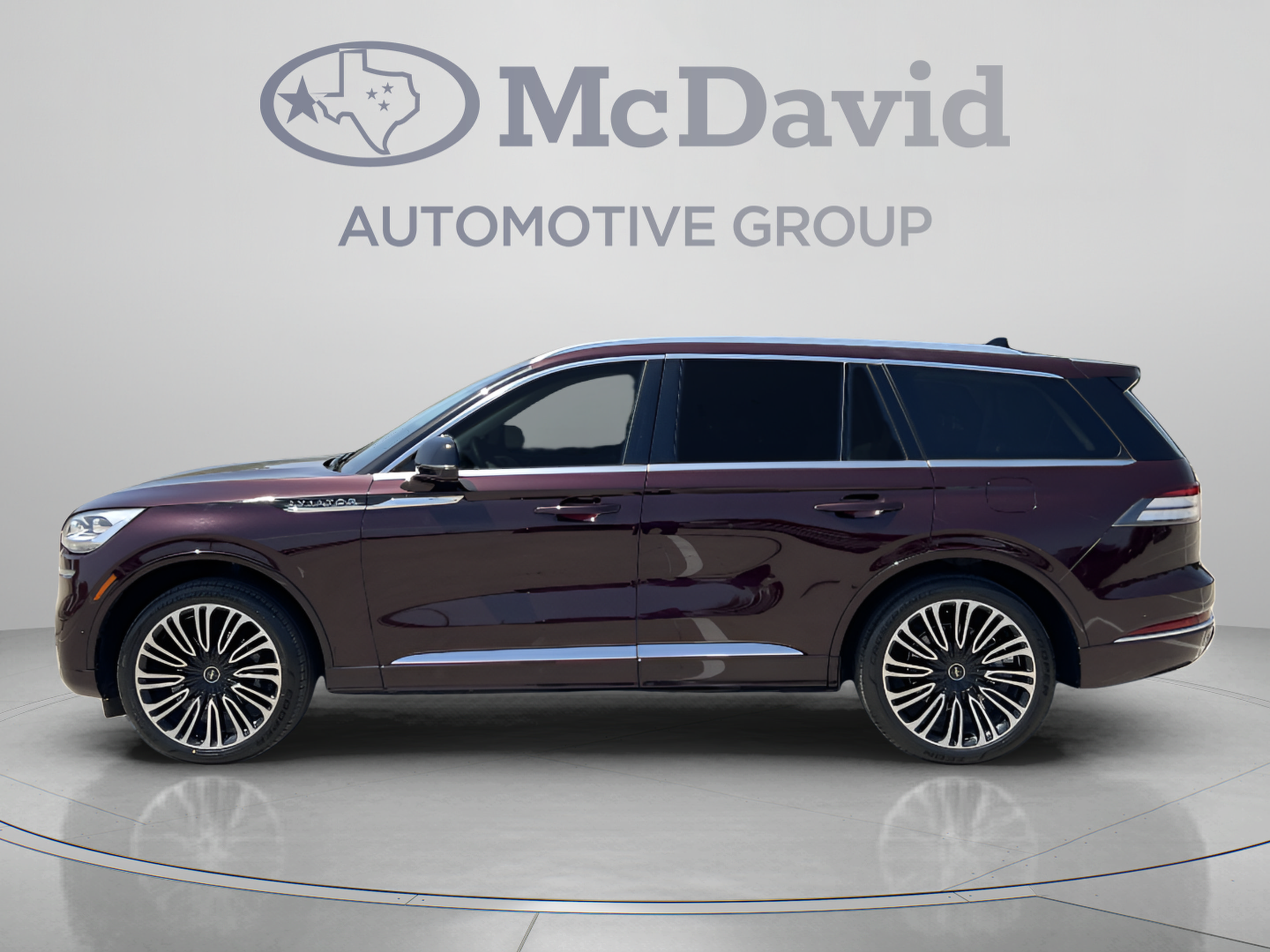 Certified 2024 Lincoln Aviator Black Label w/ Class IV Trailer Tow Package AWD/4WD image 4
