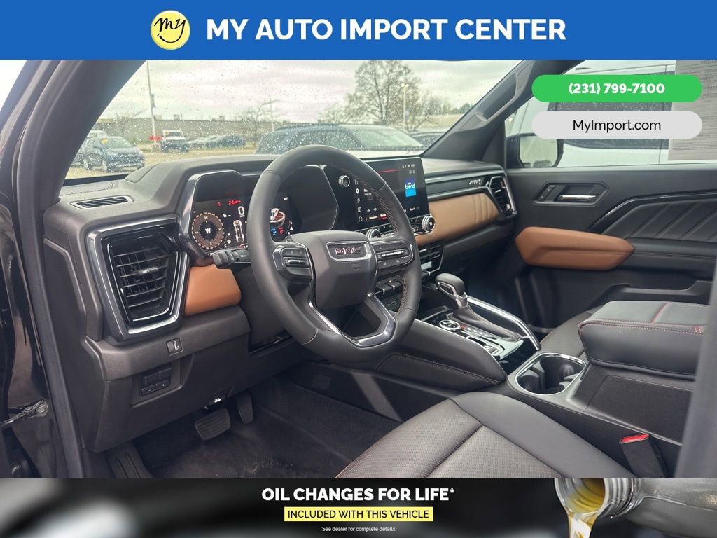 Used 2025 GMC Canyon AT4 w/ AT4 Premium Package AWD/4WD image 8