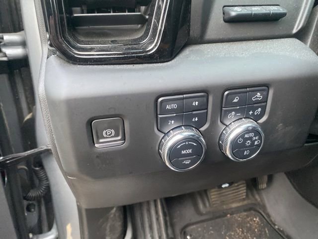 Used 2023 GMC Sierra 1500 AT4 w/ Technology Package AWD/4WD image 15