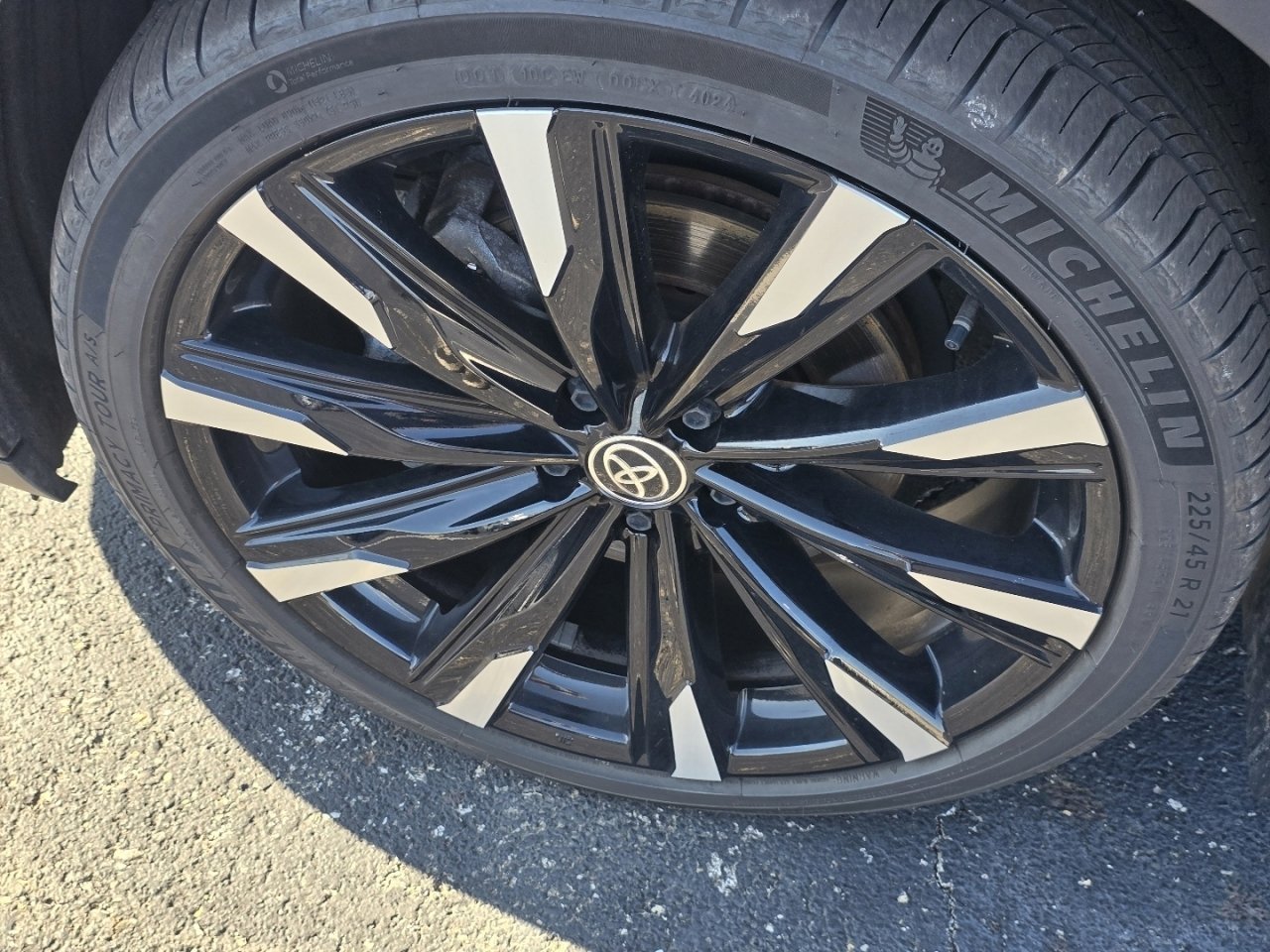 Used 2025 Toyota Crown Platinum image 12