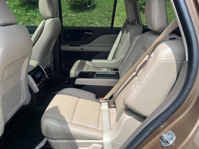 Used 2022 Lincoln Aviator Reserve w/ Equipment Group 201A image 16