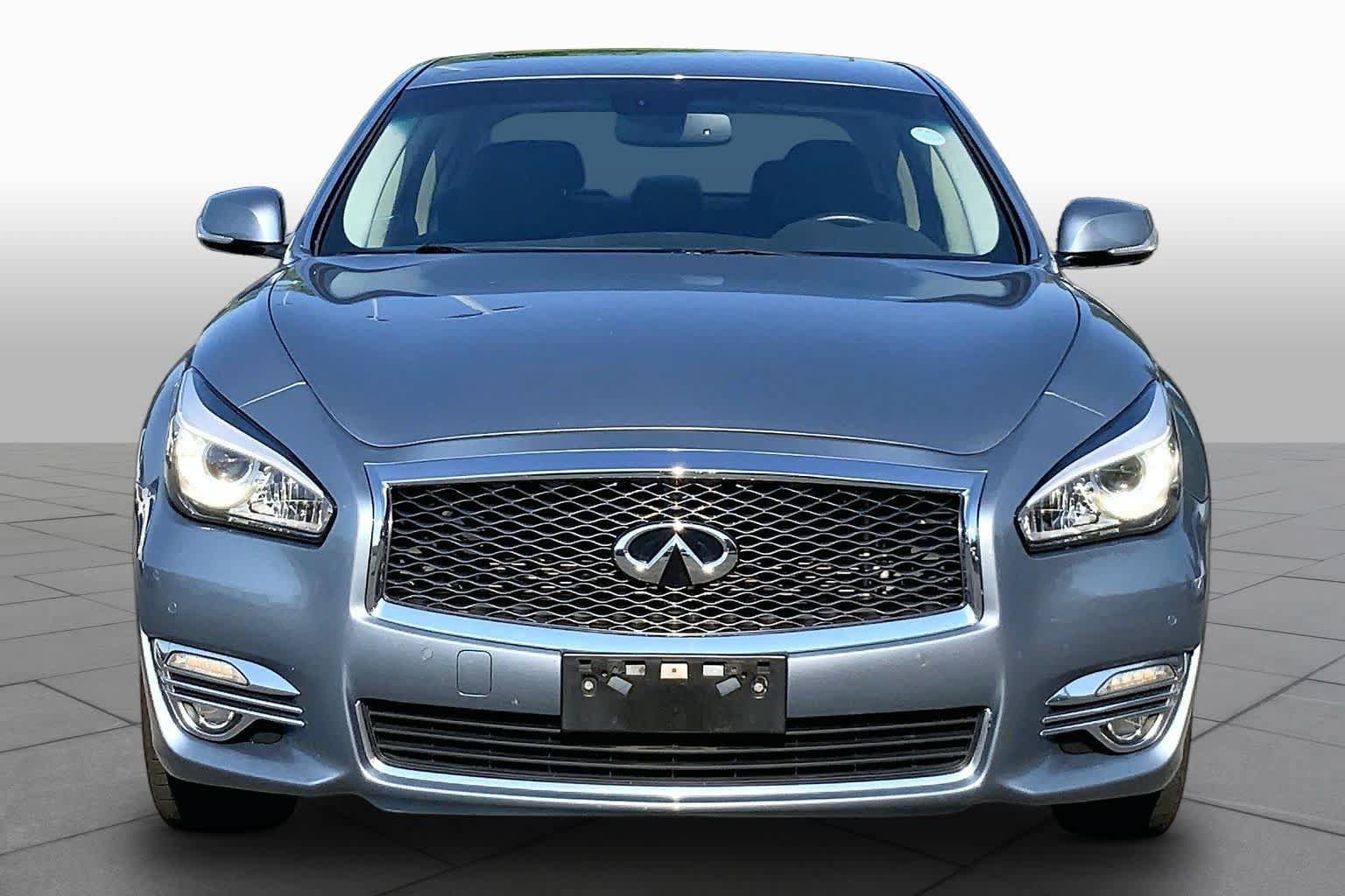 Used 2016 INFINITI Q70 3.7 AWD/4WD image 4