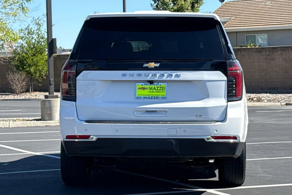 Used 2025 Chevrolet Suburban LT image 11