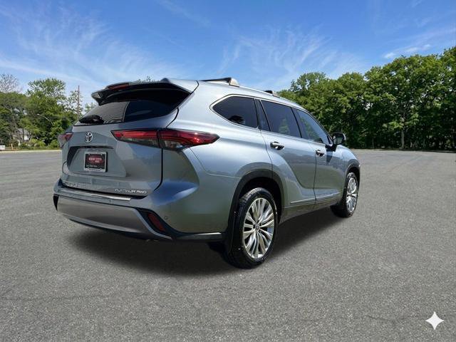 Used 2023 Toyota Highlander Platinum AWD/4WD image 9
