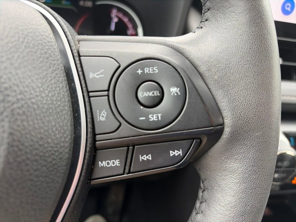 Used 2023 Toyota RAV4 XLE Premium FWD image 16