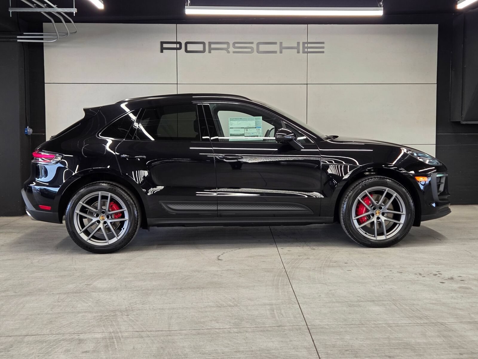Certified 2026 Porsche Macan S AWD/4WD image 29
