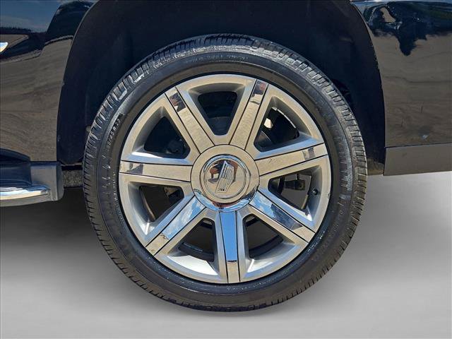 Used 2018 Cadillac Escalade Luxury RWD image 23