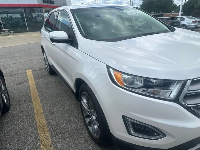 Used 2017 Ford Edge Titanium w/ Technology Package AWD/4WD image 3