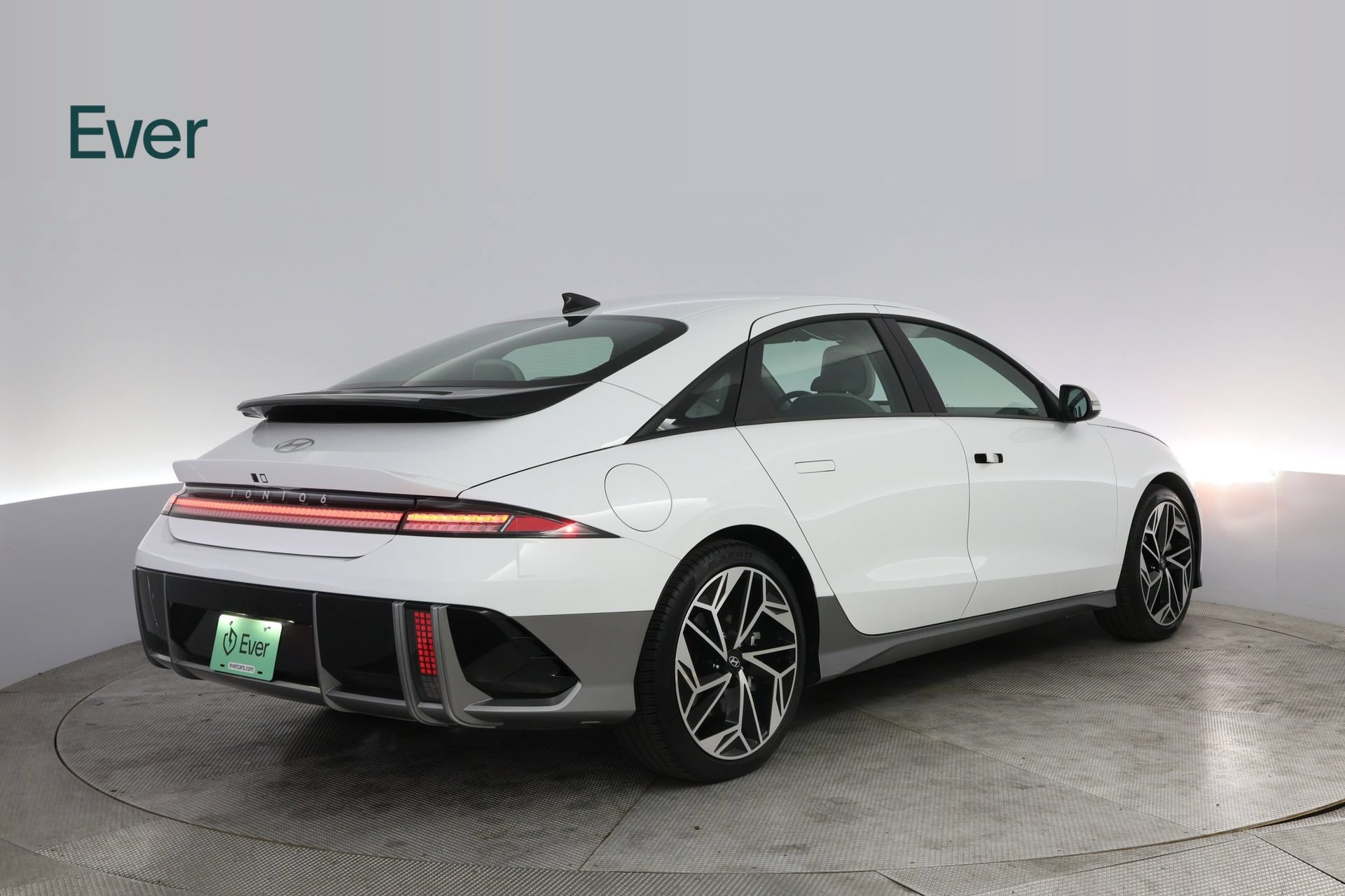 Used 2024 Hyundai Ioniq 6 Limited RWD image 3